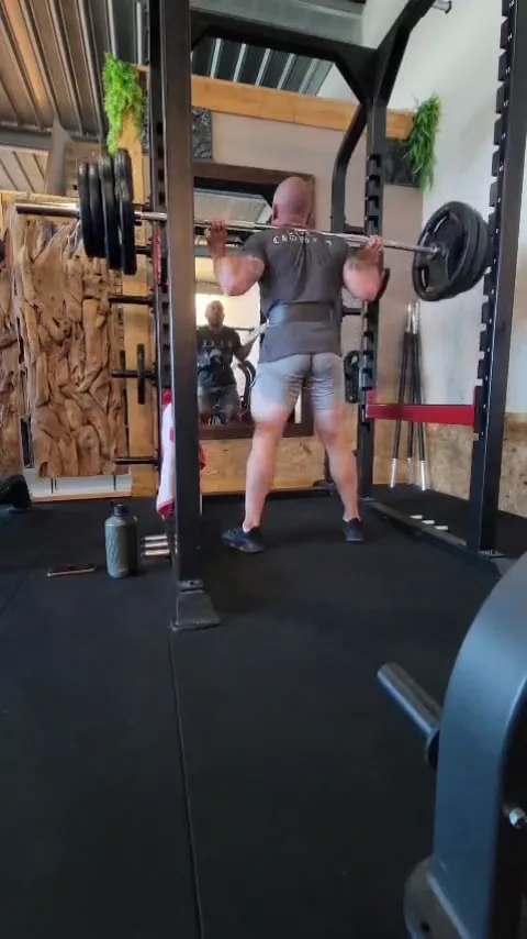 Guilhem en squat barre, pendant une séance